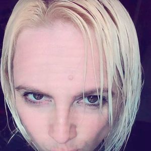 Meet your Posher, Stella