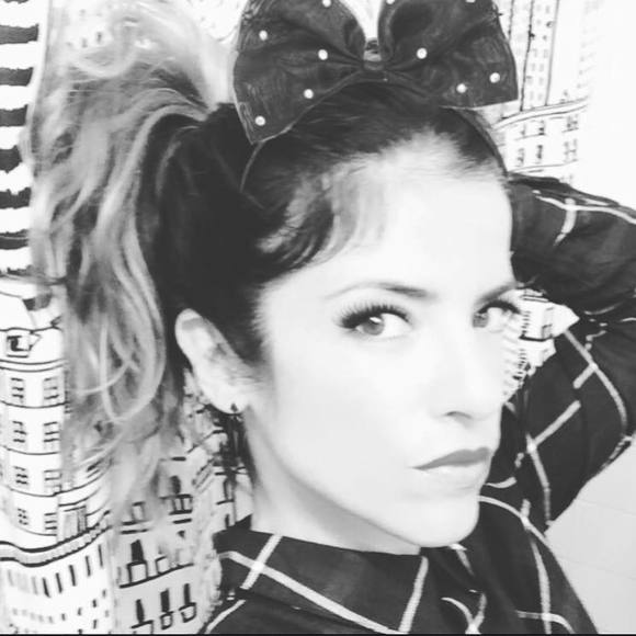 Meet your Posher, Joana - Picture 2 of 3