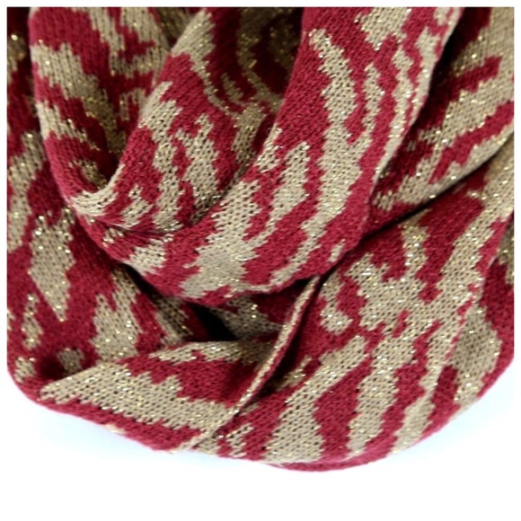 Red & Gold Metallic Infinity Scarf - Picture 2 of 3
