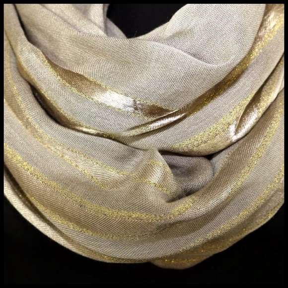 B16 Metallic Beige Gold Lurex Infinity Scarf - Picture 2 of 4