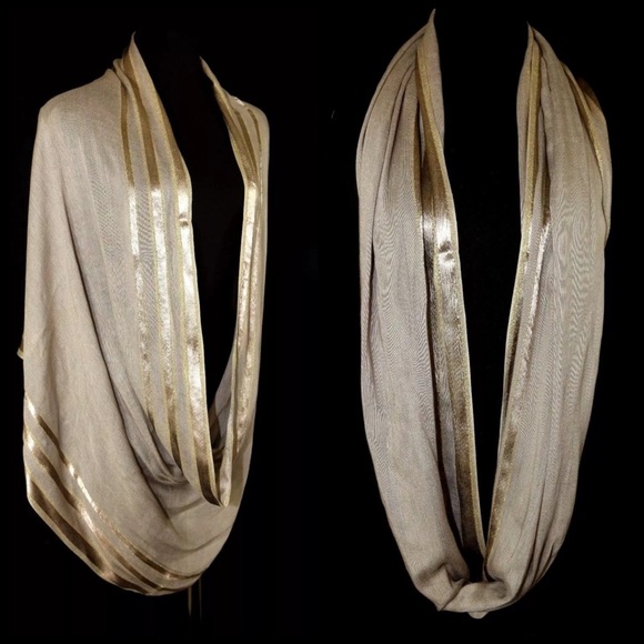 B16 Metallic Beige Gold Lurex Infinity Scarf - Picture 3 of 4