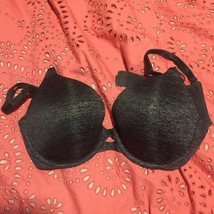 VICTORIAS SECRET T SHIRT PUSH-UP BRA