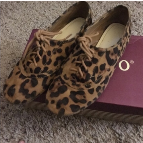 Leopard oxfords