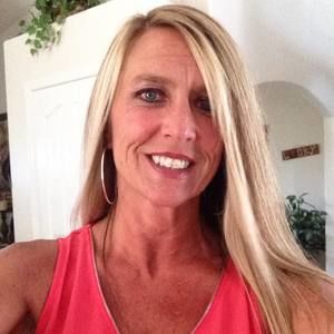 Meet your Posher, Dee dee