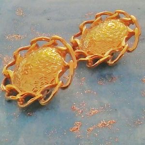 Avon Gold Tone Earrings Vintage