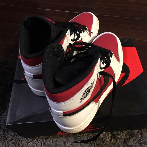 Retro Jordan 1 Carmine - Picture 2 of 2