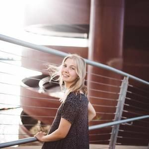 Meet your Posher, Abby