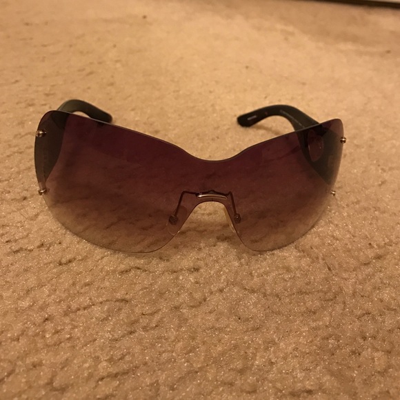 GUC Juicy Couture Sunglasses with case