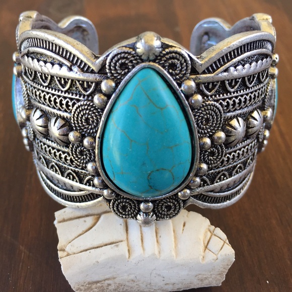 cowgirl Up Accessories  Jewelry - Silver & Turquoise Wide Cuff Bracelet