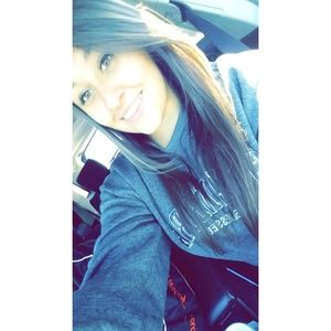 Meet your Posher, Laura