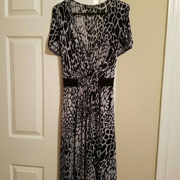 Gray & Black Animal Print Dress 2X (22/24) Apt.9