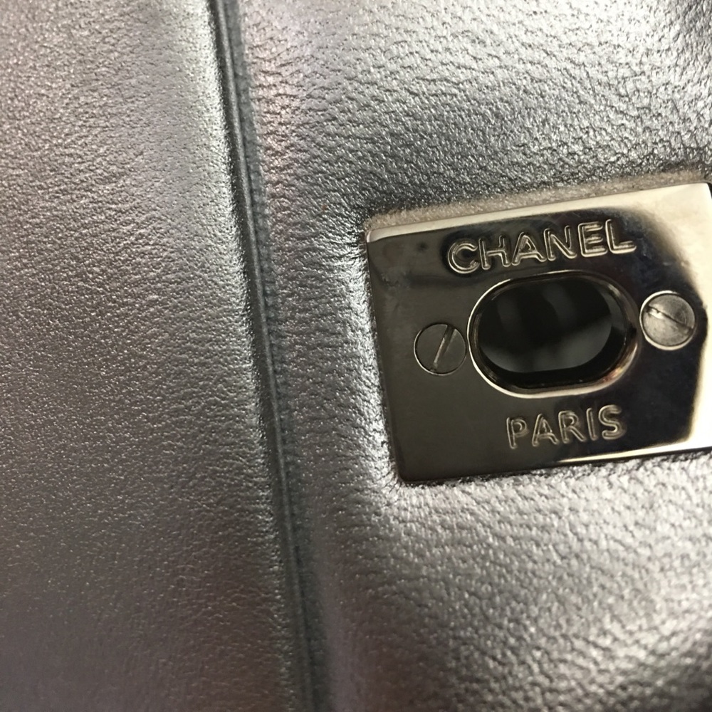 Given to consignment! CHANEL Jumbo Single Flap Bag - Picture 6 of 7