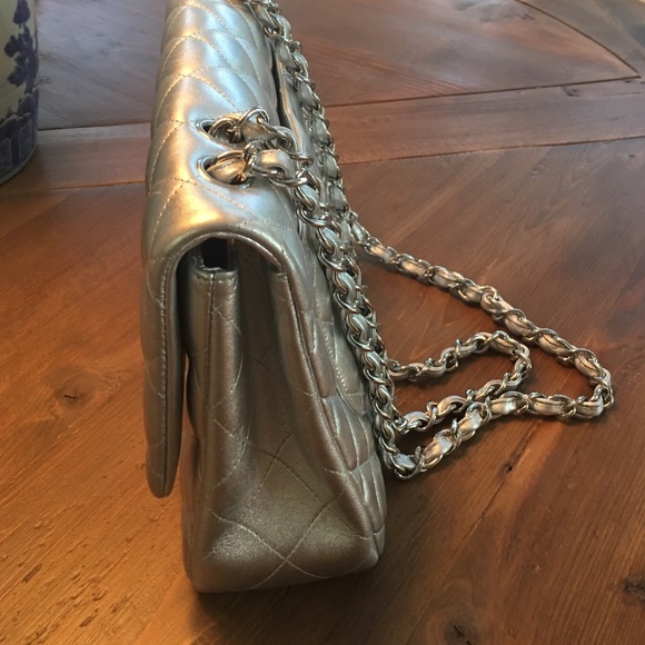 Given to consignment! CHANEL Jumbo Single Flap Bag - Picture 2 of 7