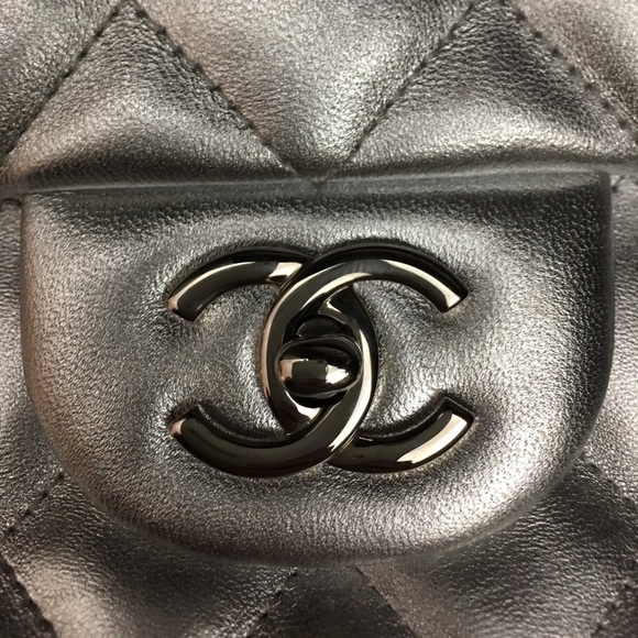 Given to consignment! CHANEL Jumbo Single Flap Bag - Picture 5 of 7