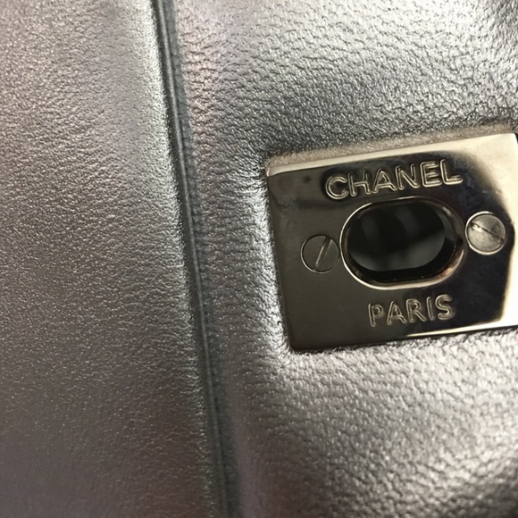 Given to consignment! CHANEL Jumbo Single Flap Bag - Picture 6 of 7