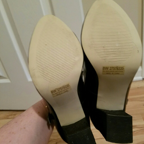 Black Mary Jane Style Heels 8W - Picture 3 of 4