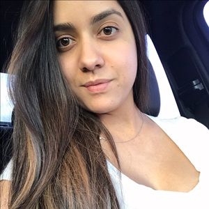 Meet your Posher, Camila