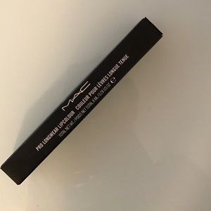 BRAND NEW M.A.C Pro Longwear Lipcolour (soft pink)