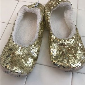 Fabulous snoozies gold slippers