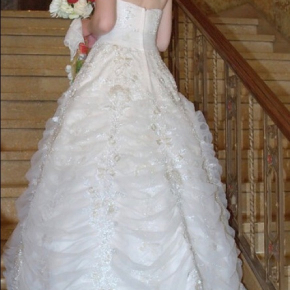 Oleg Cassini strapless ball gown wedding dress - Picture 2 of 7