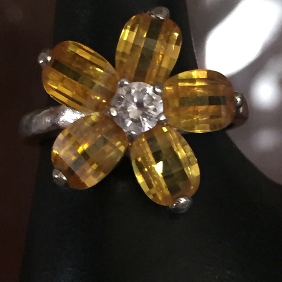 Gorgeous crystal shearling silver ring