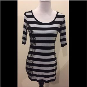 Bailey 44 striped top gray/ black w/ side detail.