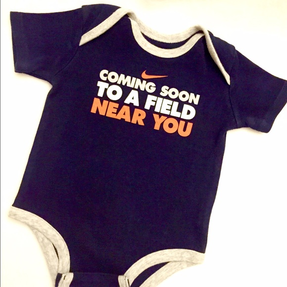 Nike bodysuit 0-3