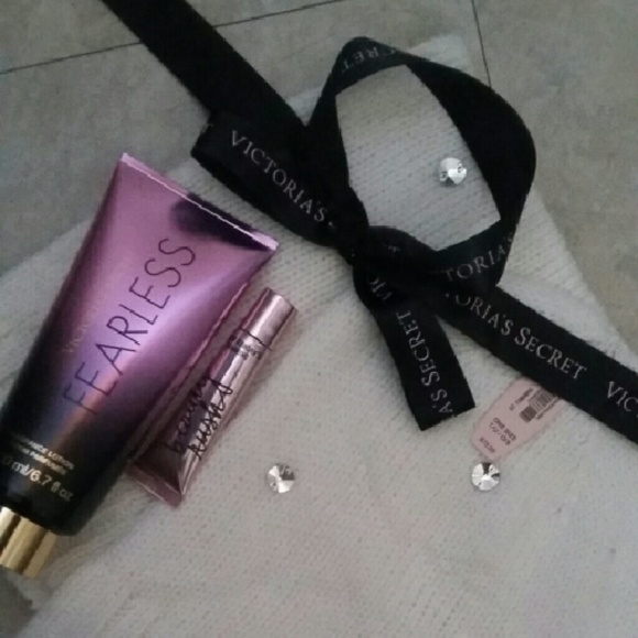 Victoria Secret Bundle - Picture 2 of 3