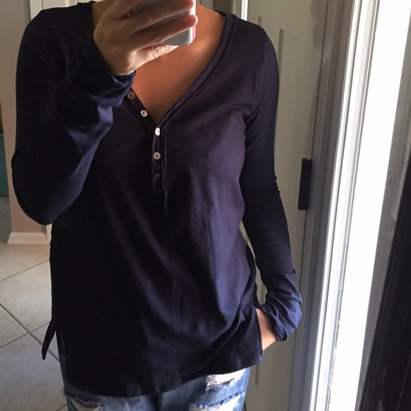 V-neck long sleeve stretch Henley tee - Picture 2 of 3