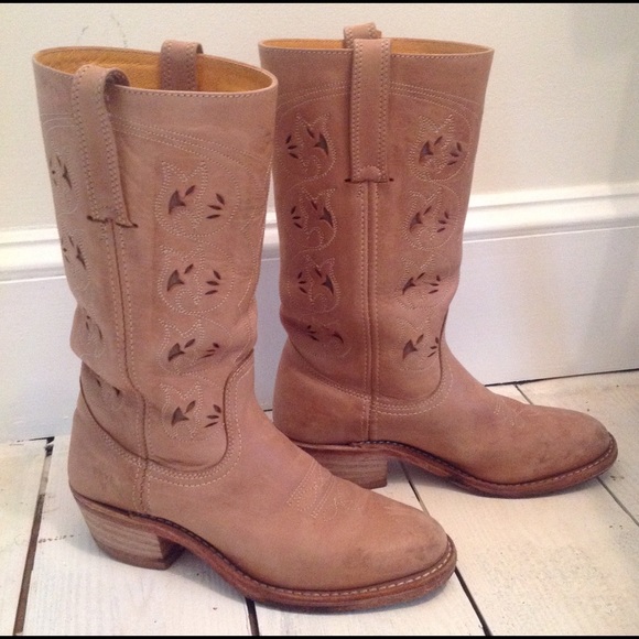 Frye Boots Austin Women Flower Cut Outs size 8m