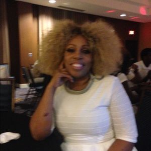 Meet your Posher, Cassandra