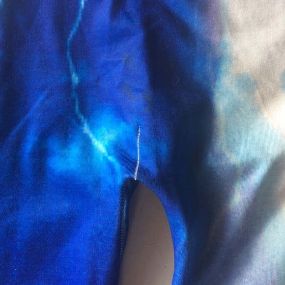 Stormy lightning leggings!! ⚡️⚡️ - Picture 3 of 3