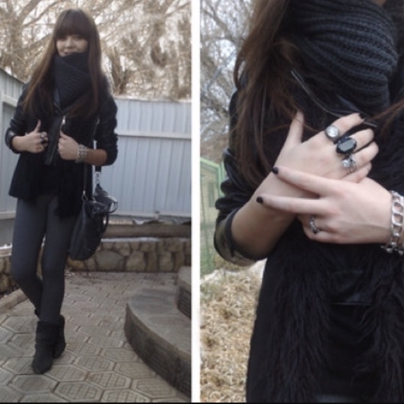 Zara black knitted scarf