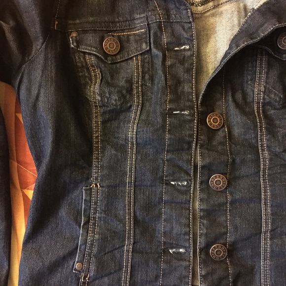 Cute snug denim Guess Jacket - Picture 3 of 4