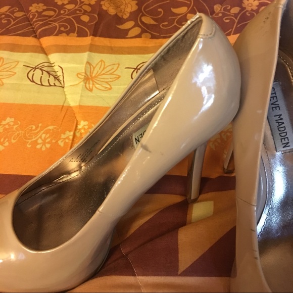 Steve Madden nude 4 inch heels - Picture 3 of 3