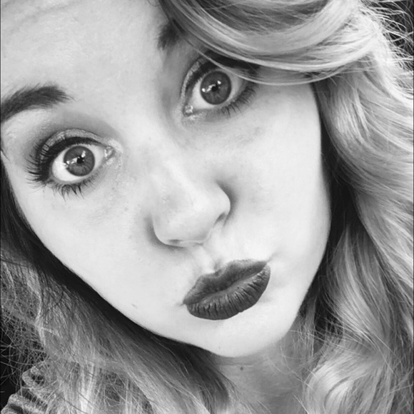 Meet your Posher, Lacey