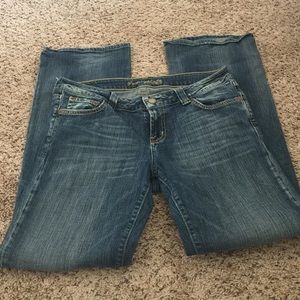 🎉FINAL MARKDOWN🎉American Eagle Boyfriend77 Jeans