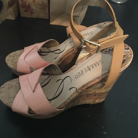 Sam and Libby peach wedges