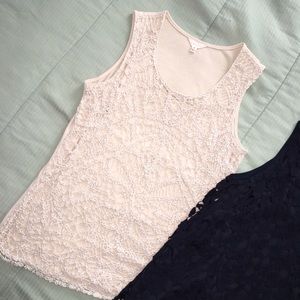 CREAM color crochet lace sleeveless tunic.