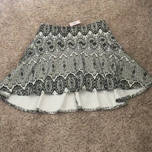 🎉NWT🎉 Torrid Hi-Lo Skirt