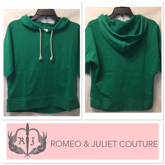 Romeo & Juliet Couture Tops - Romeo & Juliet Couture emerald green top M NWT
