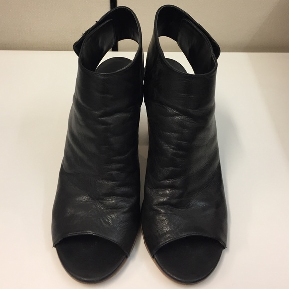 Crown Vintage Open Toe Shoes Size 9 1/2