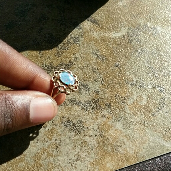 10k Antique opal Ring 6.5⬇ on other apps. - Picture 4 of 4