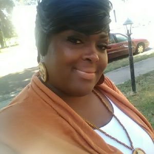 Meet your Posher, Latisha