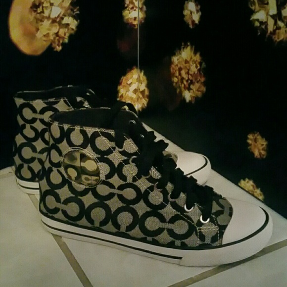 ❗️SOLD❗️Coach Converse Sneakers ✨ - Picture 4 of 8