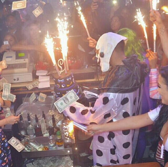 VIP Sparkling Birthday Candle Wedding Cake Candles - Picture 3 of 6