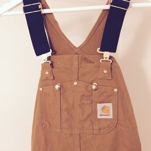 Carhartt overalls in brown as seen on LOVE 28-30