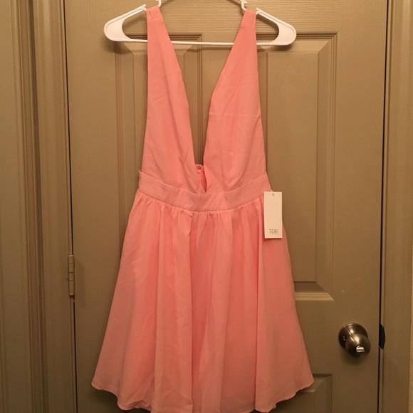 Size Medium Tobi Cocktail Dress (light pink)