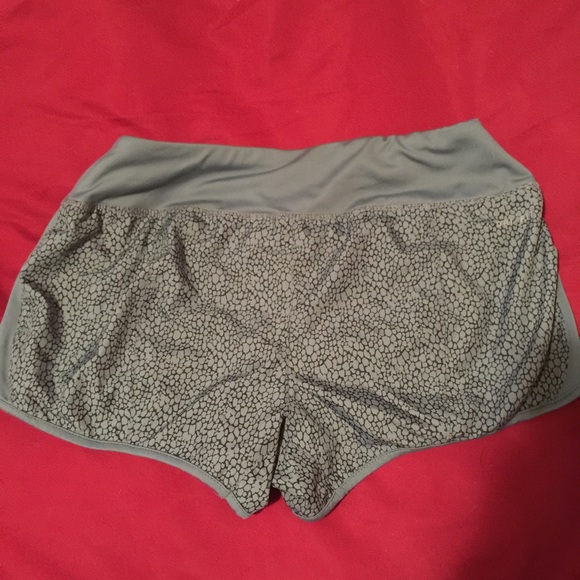 Nike running shorts - Picture 2 of 3