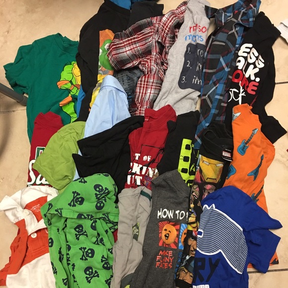 Boys lot of 22 tops 💙 size 6